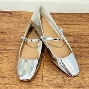 NWOT Bamboo Silver Mary Jane Flats, Square Toe, Adjustable Strap, Size 8.5